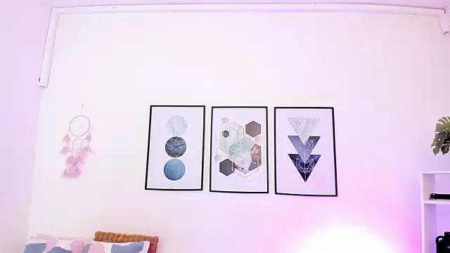 dullce77 online show from September 2025 07:25:01 PM