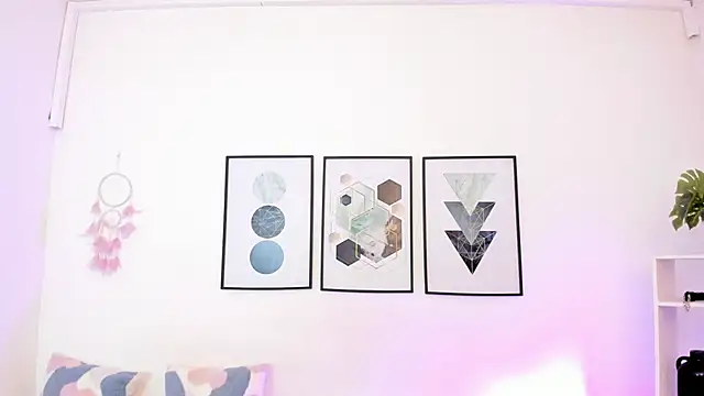 dullce77 online show from September 2025 07:26:02 PM