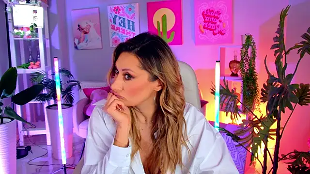 SarahAlluring online show from February 2026 12:42:01 PM