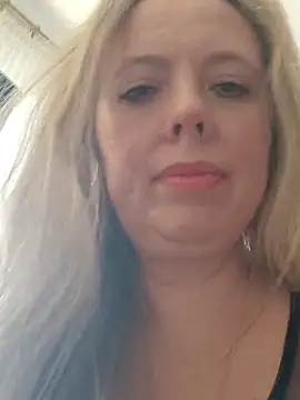 Irina3718 online show from October 2025 12:17:02 PM