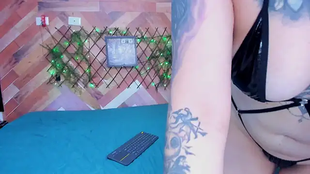 EmilyandChristianTattoos online show from November 2025 12:44:01 AM