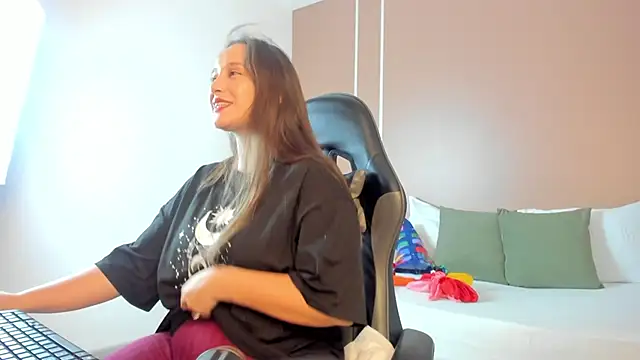 sophia martinezz  online show from September 2025 07:04:01 PM