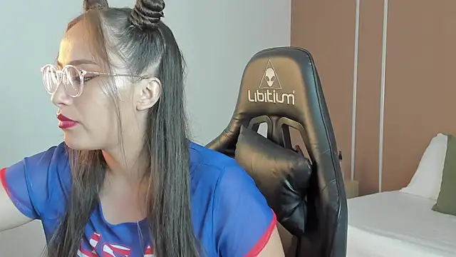 sophia martinezz  online show from October 2025 06:42:01 PM