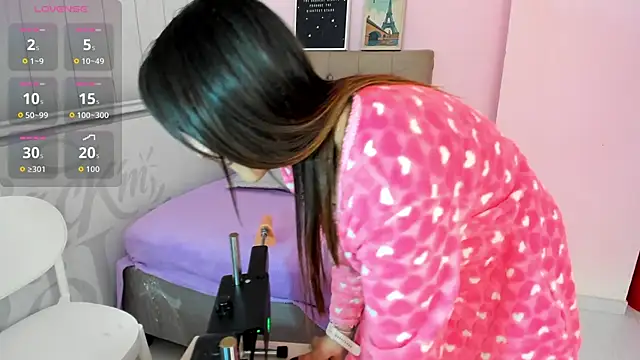 Tania Duque online show from September 2025 03:02:01 PM