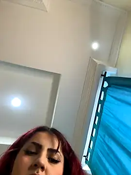 Ivelleee  online show from September 2025 09:38:01 PM