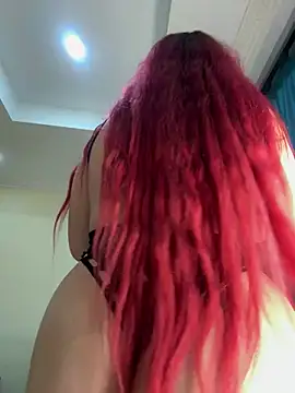 Ivelleee  online show from October 2025 12:00:01 AM