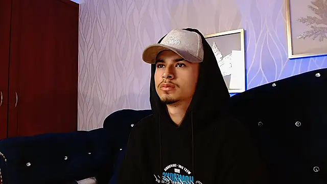 Snapshot of MathewAdams chatting on November 2025 06:28:01 PM MathewAdams online show from November 2025 06:28:01 PM