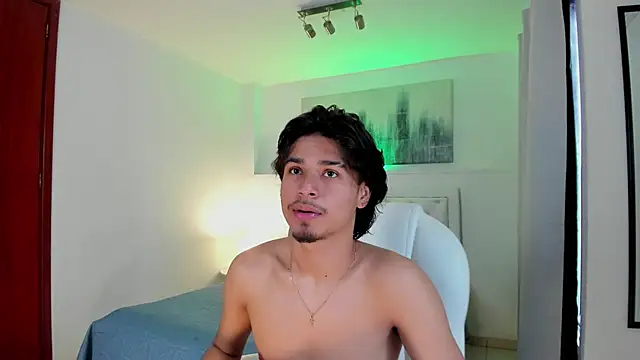 Snapshot of MathewAdams chatting on November 2025 06:32:01 PM MathewAdams online show from November 2025 06:32:01 PM