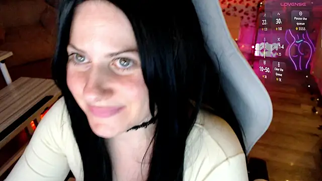 Snapshot of BellaStar84 chatting on June 2026 06:16:01 AM BellaStar84 online show from June 2026 06:16:01 AM
