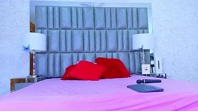 CamilaJohnston online show from September 2025 08:30:02 PM