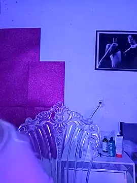 Snapshot of LoganPeny chatting on March 2025 06:03:01 AM LoganPeny online show from March 2025 06:03:01 AM