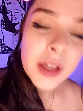 Snapshot of LoganPeny chatting on March 2025 05:24:02 AM LoganPeny online show from March 2025 05:24:02 AM