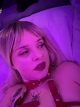 Snapshot of LoganPeny chatting on November 2025 08:14:02 AM LoganPeny online show from November 2025 08:14:02 AM