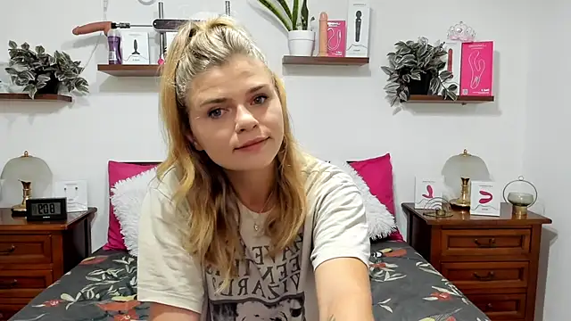 Snapshot of HaleyReedme chatting on September 2025 06:14:01 AM HaleyReedme online show from September 2025 06:14:01 AM