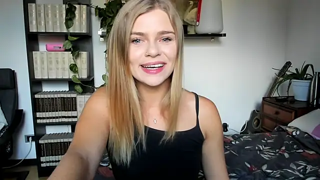 Snapshot of HaleyReedme chatting on September 2025 07:11:02 AM HaleyReedme online show from September 2025 07:11:02 AM