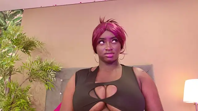 Snapshot of BetsyBennet_ chatting on November 2025 09:28:01 PM BetsyBennet online show from November 2025 09:28:01 PM