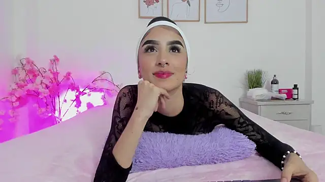 alana 111 online show from October 2025 03:03:02 AM