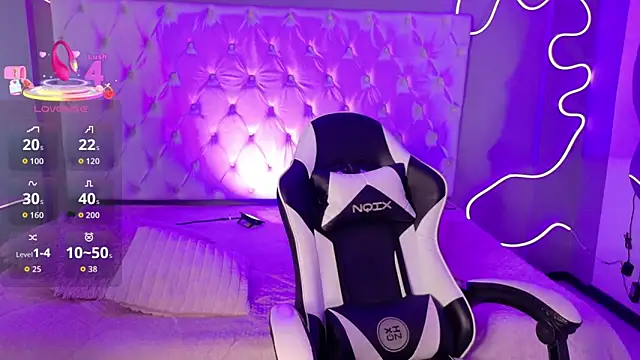 natasha  black online show from October 2025 07:33:01 PM