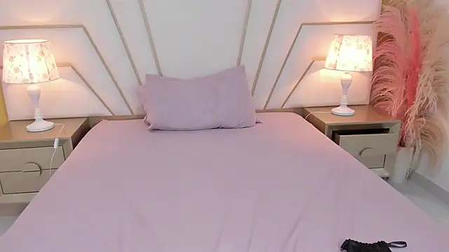 Amara Sinclair online show from March 2025 10:53:01 PM