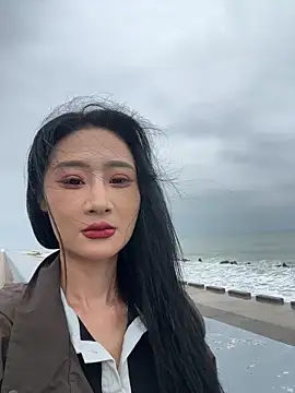 linger-23 online show from October 2025 06:13:01 AM