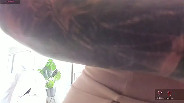 Snapshot of rouse__hallberg chatting on September 2025 09:50:01 PM rouse hallberg online show from September 2025 09:50:01 PM