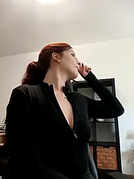 MeCherryy online show from October 2025 01:18:02 PM