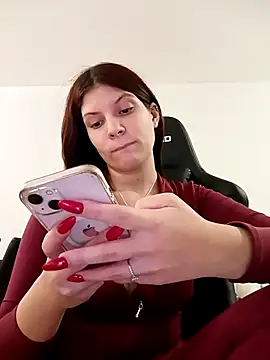 MeCherryy online show from November 2025 05:13:01 PM