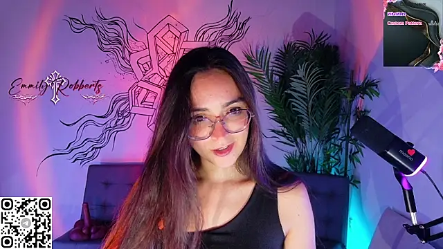 Snapshot of Emmi_Roberts chatting on May 2026 12:08:01 AM Emmi Roberts online show from May 2026 12:08:01 AM