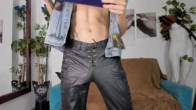 Snapshot of Giotrashy chatting on January 2026 11:18:01 PM Giotrashy online show from January 2026 11:18:01 PM