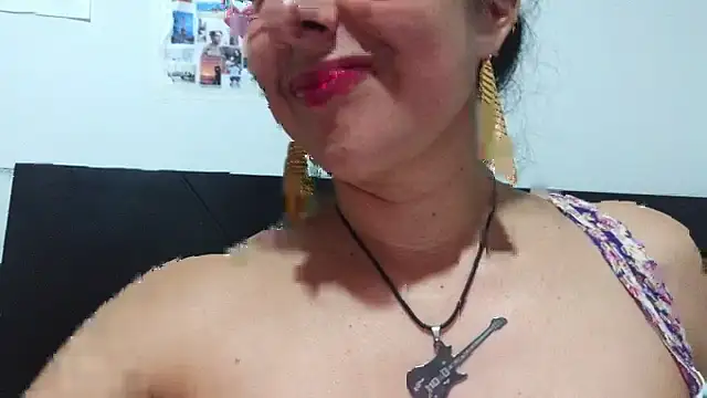 Snapshot of Malishka-fox chatting on September 2025 02:49:02 AM Malishka-fox online show from September 2025 02:49:02 AM