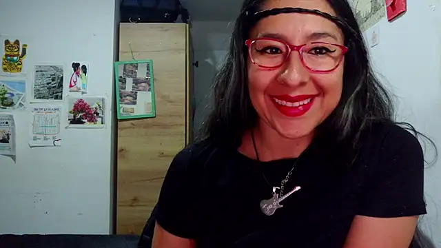 Snapshot of Malishka-fox chatting on November 2025 10:56:02 PM Malishka-fox online show from November 2025 10:56:02 PM