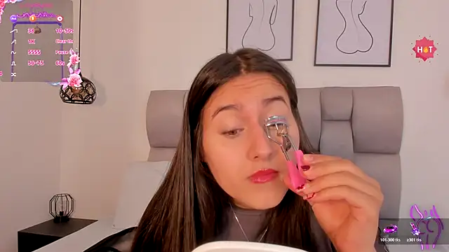 Hanna Evans   online show from November 2025 12:27:01 PM