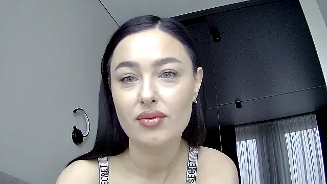 Snapshot of Black_swan7777 chatting on February 2026 07:37:01 AM Black swan7777 online show from February 2026 07:37:01 AM