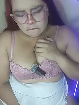 Trilyn25 online show from December 2025 03:01:01 AM