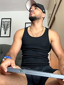 Maximiliano ford online show from October 2025 09:37:01 AM