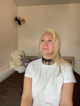 Nikusia online show from October 2025 07:50:02 AM