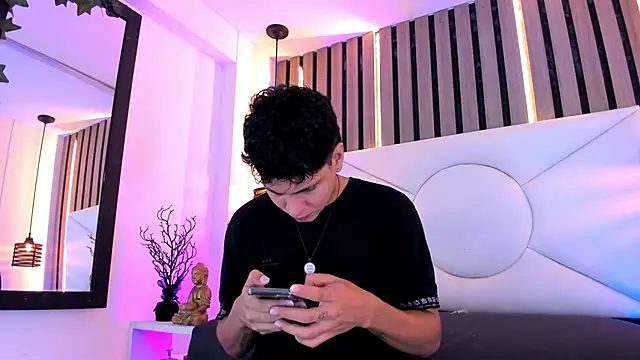 Jhojan twink online show from November 2025 07:13:02 PM