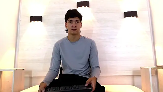 Jhojan twink online show from December 2025 02:04:01 PM