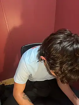 Snapshot of bwcizThrobbing chatting on November 2025 06:35:01 AM bwcizThrobbing online show from November 2025 06:35:01 AM