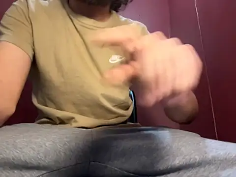 Snapshot of bwcizThrobbing chatting on November 2025 03:38:01 AM bwcizThrobbing online show from November 2025 03:38:01 AM