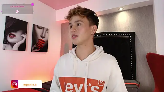 LiamWildx20 online show from February 2026 04:42:01 AM