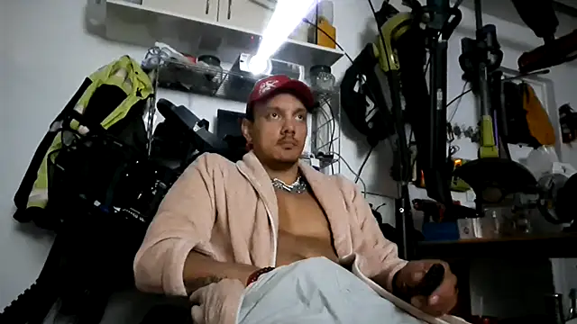 Snapshot of TAIZ69WORLD chatting on September 2025 02:17:01 PM TAIZ69WORLD online show from September 2025 02:17:01 PM