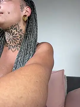 xxveraa vibe online show from May 2026 09:34:01 PM