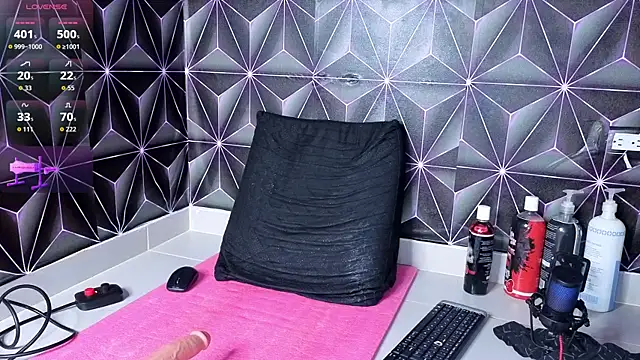 Megann 9 online show from October 2025 11:43:02 AM