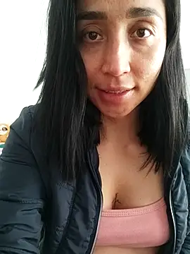 Elowyn online show from September 2025 08:12:02 PM