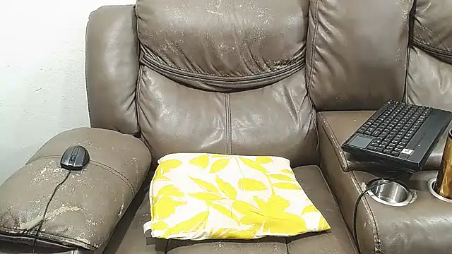 Snapshot of AriesCake chatting on February 2026 09:56:02 PM AriesCake online show from February 2026 09:56:02 PM