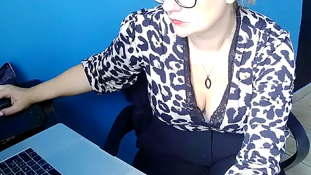 Snapshot of lady_gloria69 chatting on October 2025 11:30:01 AM lady gloria69 online show from October 2025 11:30:01 AM