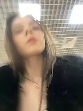 MilaBee online show from February 2026 11:13:01 AM