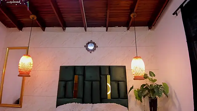 Danna williamss online show from September 2025 12:06:01 PM