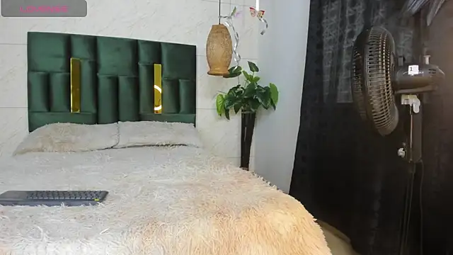 Danna williamss online show from October 2025 11:44:01 AM